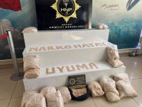 Hatay'da Polisten Kaçan Araçtan 450 Bin Adet Uyusturucu Hap Ele Geçirildi