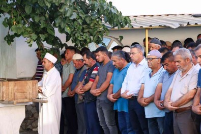 Kazada Hayatini Kaybeden Kamyonet Soförü Son Yolculuguna Ugurlandi