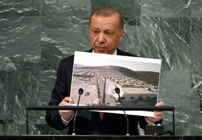 Başkan Erdoğan, BM kürsüsünden dünyaya 3 kare ile mesaj verdi!