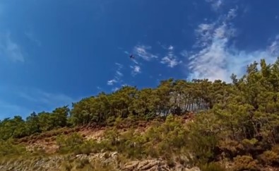 Marmaris'te Uçak Ve Helikopterlerin Art Arda Sortileri Ile Yangina Müdahale Sürüyor