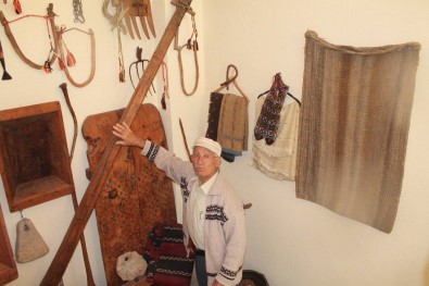 Sila Hasretiyle 17 Yilda Biriktirdigi Esyalari Köy Evinde Sergiliyor