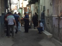 Almanya'ya Götürecegiz Diye 8 Bin Euro Alip Adana'da Eve Kilitlediler