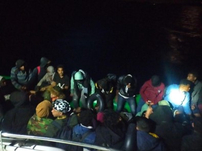 Ayvalik'ta Türk Karasularina Itilen 45 Göçmen Kurtarildi