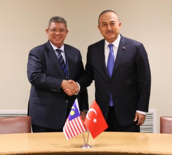 Disisleri Bakani Çavusoglu, Malezyali Mevkidasi Abdullah Ile Görüstü