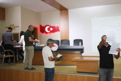 Elazig'da Sertifikali Tohum Alacak Çiftçiler Kurayla Belirlendi