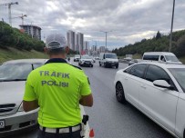 Istanbul'da Trafik Denetimi Açiklamasi Kurallara Uymayanlara Ceza Yagdi