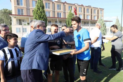 MHP'den Naz Naz'a Baklava Dopingi