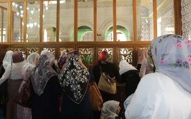 Van Büyüksehir Belediyesi 50 Bin Kadin Gezisi Hedefini Asti