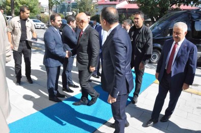 Bakan Kirisci Kars'ta