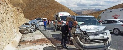 Bitlis'te Trafik Kazasi Açiklamasi 5 Kisi Yaralandi