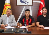 Eskisehirspor'da 3 Oyuncu Ile 5'Er Yillik Sözlesme Imzalandi