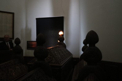 'Isik Hadisesi'ni Izlemek Için Vatandaslar Meydana Akin Etti