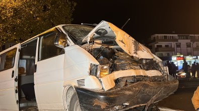 Kurstan Çikan Ögrenciler Dehseti Yasadi Açiklamasi 7 Yarali