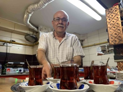 (ÖZEL) 58 Yildir Günde 20 Bardak Içiyor