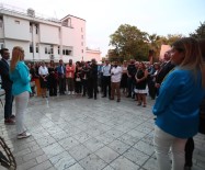 DEFSAD Sergisi Sanatseverlerle Bulustu