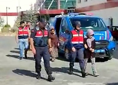 Tatil Bahanesiyle Geldigi Annesinin 5 Komsusunu Soydu