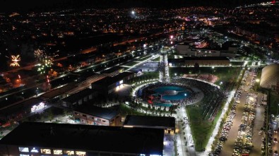 Avlu 2. Etap, Konser Ve Kutlamalarla Açildi