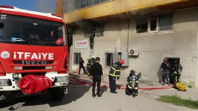 Kocaeli'de depo yangını