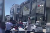 (ÖZEL) Dügün Konvoyunda Yolu Kapatip, Havai Fisek Attilar