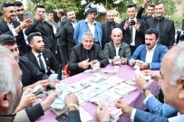 5 Bin Kisini Katildigi Dügün Için 750 Bin Liralik Masraf Yapildi, 1 Milyon Liralik Taki Takildi