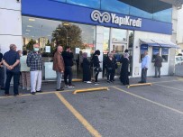 Banka Önünde Metrelerce Promosyon Kuyrugu Olustu