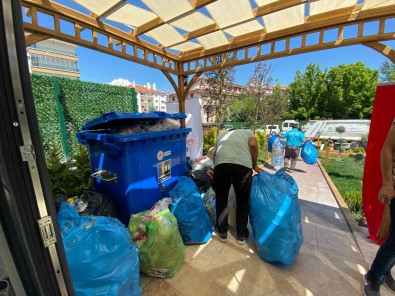 Geri Dönüsüme Örnek 'Sifir Atik Bahçe'