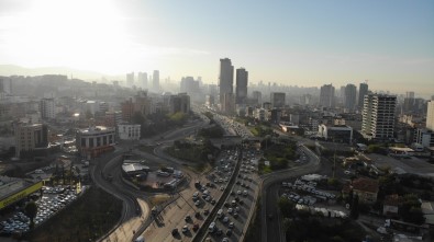 İstanbul'da haftanın ilk günü trafik yoğunluğu yüzde 60'a ulaştı