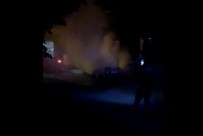 Elazig'da Park Halindeki Araç Alev Aldi