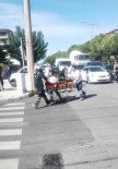 Hasta Tasiyan Ambulansla Hafif Ticari Araç Çarpisti; 4 Yarali