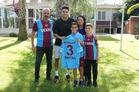 Marc Bartra, Minik Taraftar Çinar Ayik Ile Bulustu
