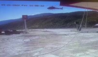 Akaryakit Istasyonuna Inen Helikopteri Görenler Gözlerine Inanamadi