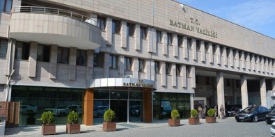 Batman'da Gece Valilik Yerleskesine Girmeye Çalisan Sahis Yakalandi