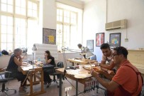 DEÜ, Çalgi Yapim Ustalarini Izmir'de Bulusturdu