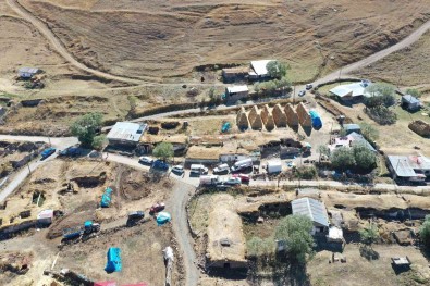 Göle Depremi Sonra Yikimin En Fazla Yasandigi Çullu Köyü Drone Ile Görüntülendi