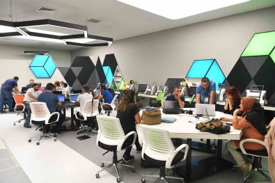 Kayseri Bilim Merkezi'nde 'Ögretmen Akademisi'