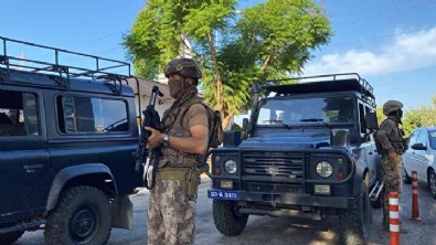 Mersin'de terör operasyonu: Gözaltına alınanlar arasında büyükşehir belediyesi personelleri de var