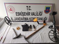 Kaçak Kazi Yapan 5 Sahis Suçüstü Yakalandi
