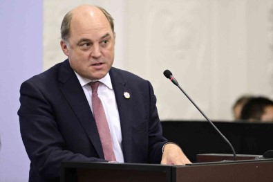 Ingiltere Savunma Bakani Wallace'den Kiev Ziyareti