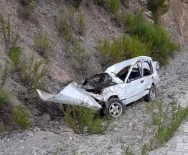 Otomobilin Uçuruma Yuvarlandigi Kazada Bir Çocuk Hayatini Kaybetti