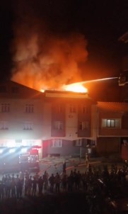 Yufka Yaparken Çatiyi Yaktilar