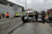 Bolu'da feci kaza, hafif ticari araç gişe bariyerlerine ok gibi saplandı: 3 ölü, 1 yaralı