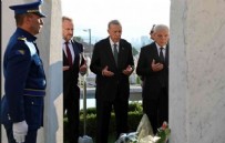 Cumhurbaşkanı Erdoğan Bosna Hersek’in merhum lideri Aliya İzzetbegoviç’in kabrini ziyaret etti!