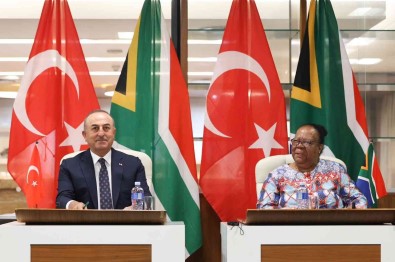 Bakan Çavusoglu Açiklamasi '(Rusya-Ukrayna) Biz Savasin Müzakere Masasinda Sona Erecegine Inaniyoruz'