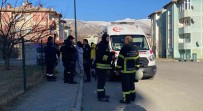 Erzincan'daki Ev Yangininda 1 Kisi Dumandan Etkilendi