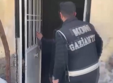 Gaziantep'te Binlerce Kaçak Makaron Ele Geçirildi Açiklamasi 2 Gözalti