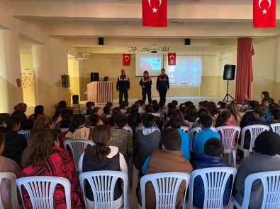Jandarmadan Ögrencilere 'Suçtan Korunma' Egitimi