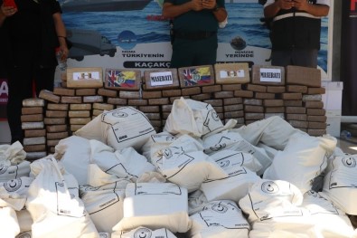 Mersin'de 5 Bin 878 Operasyonda, 1 Ton 25 Kilogram Uyusturucu Ele Geçirildi