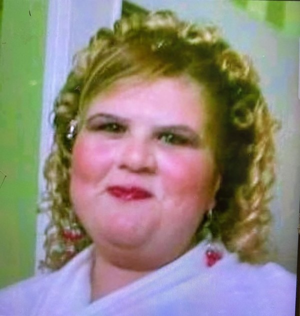 Zayıflamak için internetten aldığı ilaç hayatını kabusa çevirdi! 400 kiloya yaklaştı .