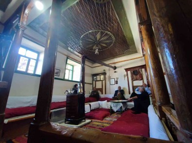 3 Asirlik Odada 3 Asirdir Ayni Gelenek Yasatiliyor