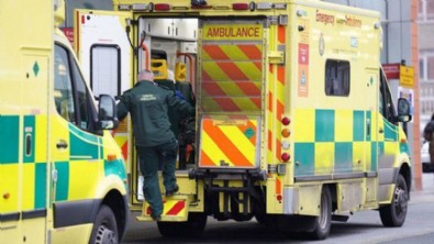 İngiltere ve Galler'de binlerce ambulans çalışanı ikinci kez greve gitti